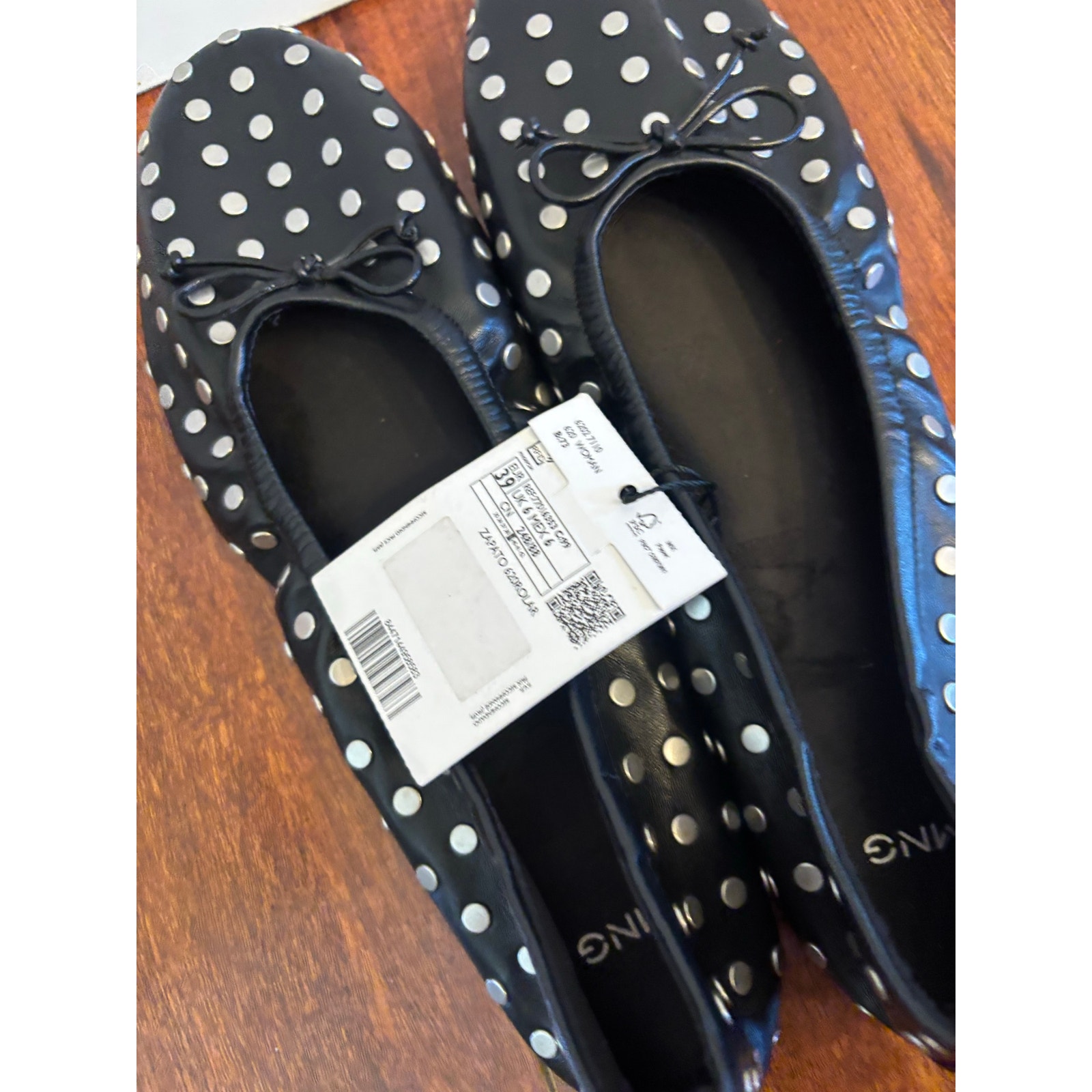 Mango Mng Women’s Studded Black Ballet Flats Size 8.5 Nwob — image 6 of 7